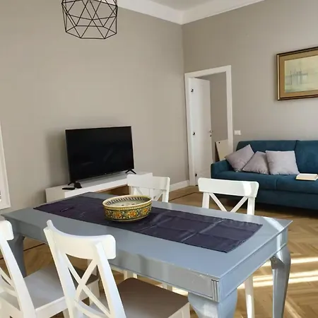 The Sun Theater * フェラーラ